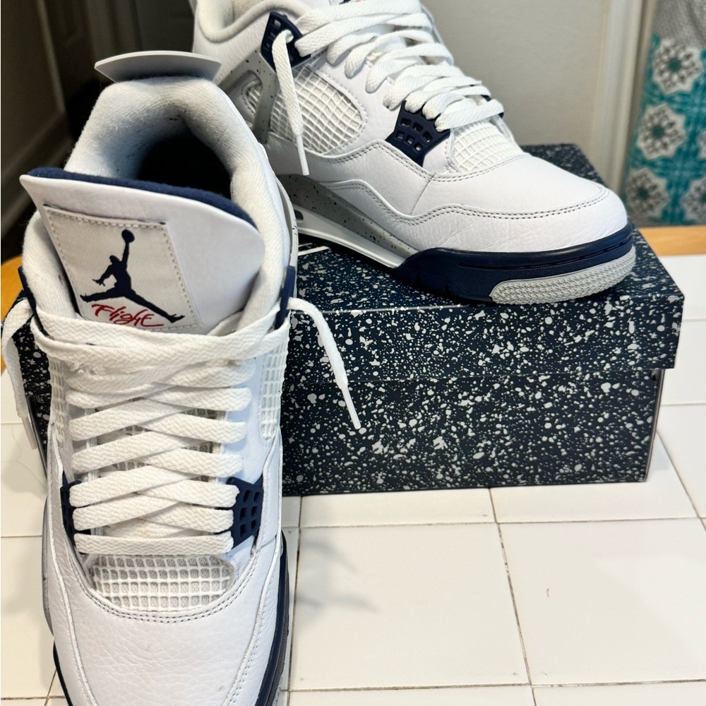 Jordan 4 Retro Midnight